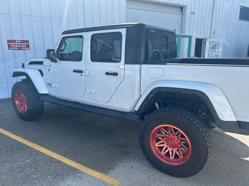 Used 2021 Jeep Gladiator Overland w/ Popular Equipment Package image 4