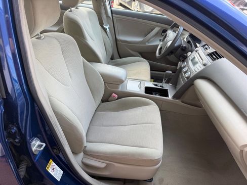 Used 2011 Toyota Camry LE image 9