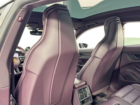 Used 2023 Porsche Taycan image 35