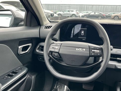 Used 2025 Kia K4 FWD image 28