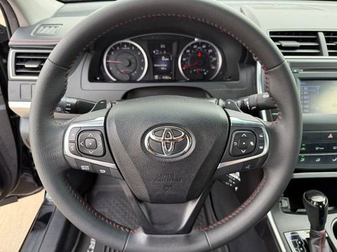 Used 2017 Toyota Camry SE image 17