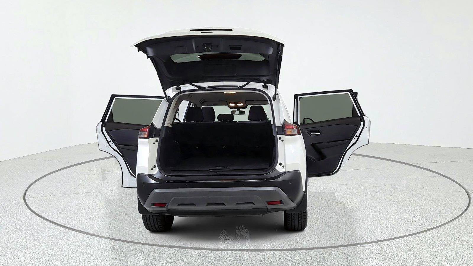 Used 2023 Nissan Rogue SV FWD image 13