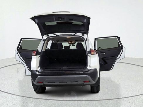 Used 2023 Nissan Rogue SV FWD image 13