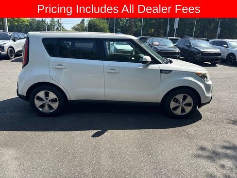 Used 2015 Kia Soul FWD image 2