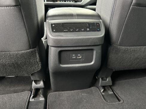 Used 2025 Nissan Pathfinder SV AWD/4WD image 23