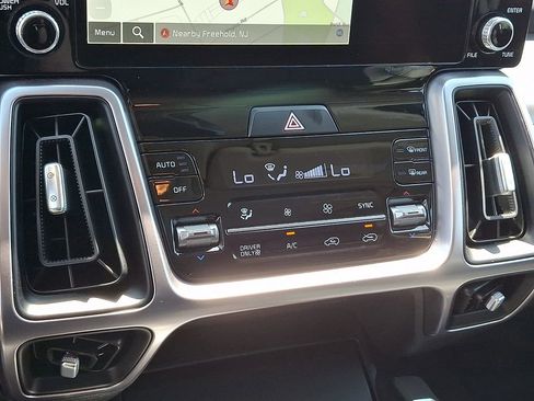 Certified 2023 Kia Sorento EX AWD/4WD image 16