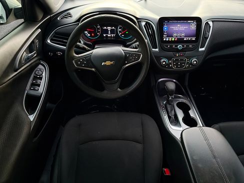Used 2021 Chevrolet Malibu LT image 16