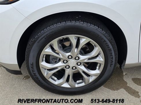 Used 2018 Buick Enclave Avenir w/ Avenir Technology Package AWD/4WD image 28