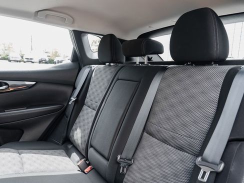 Used 2020 Nissan Rogue Sport SV image 22