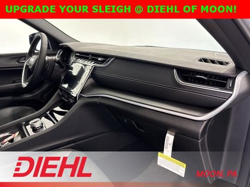 New 2025 Jeep Grand Cherokee Altitude w/ Trailer Tow Package image 16