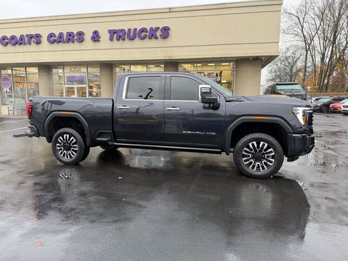 Used 2024 GMC Sierra 3500 Denali Ultimate image 7