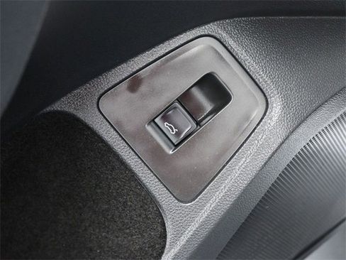 Used 2021 Volkswagen Tiguan SEL w/ 3-Row Tiguan MDO Package image 23