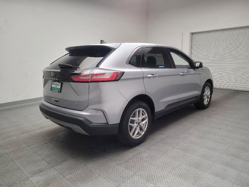 Used 2022 Ford Edge SEL image 9