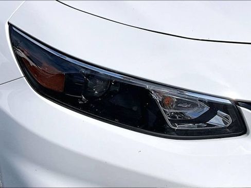 Used 2018 Chevrolet Malibu LT w/ Leather Package FWD image 27