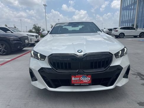 New 2026 BMW 530i xDrive w/ M Sport Package AWD/4WD image 2