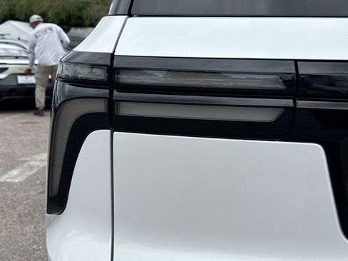 Used 2024 Chevrolet Traverse RS w/ LPO, Floor Liner Package AWD/4WD image 10