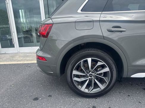Used 2023 Audi Q5 2.0T Premium w/ Convenience Package AWD/4WD image 4