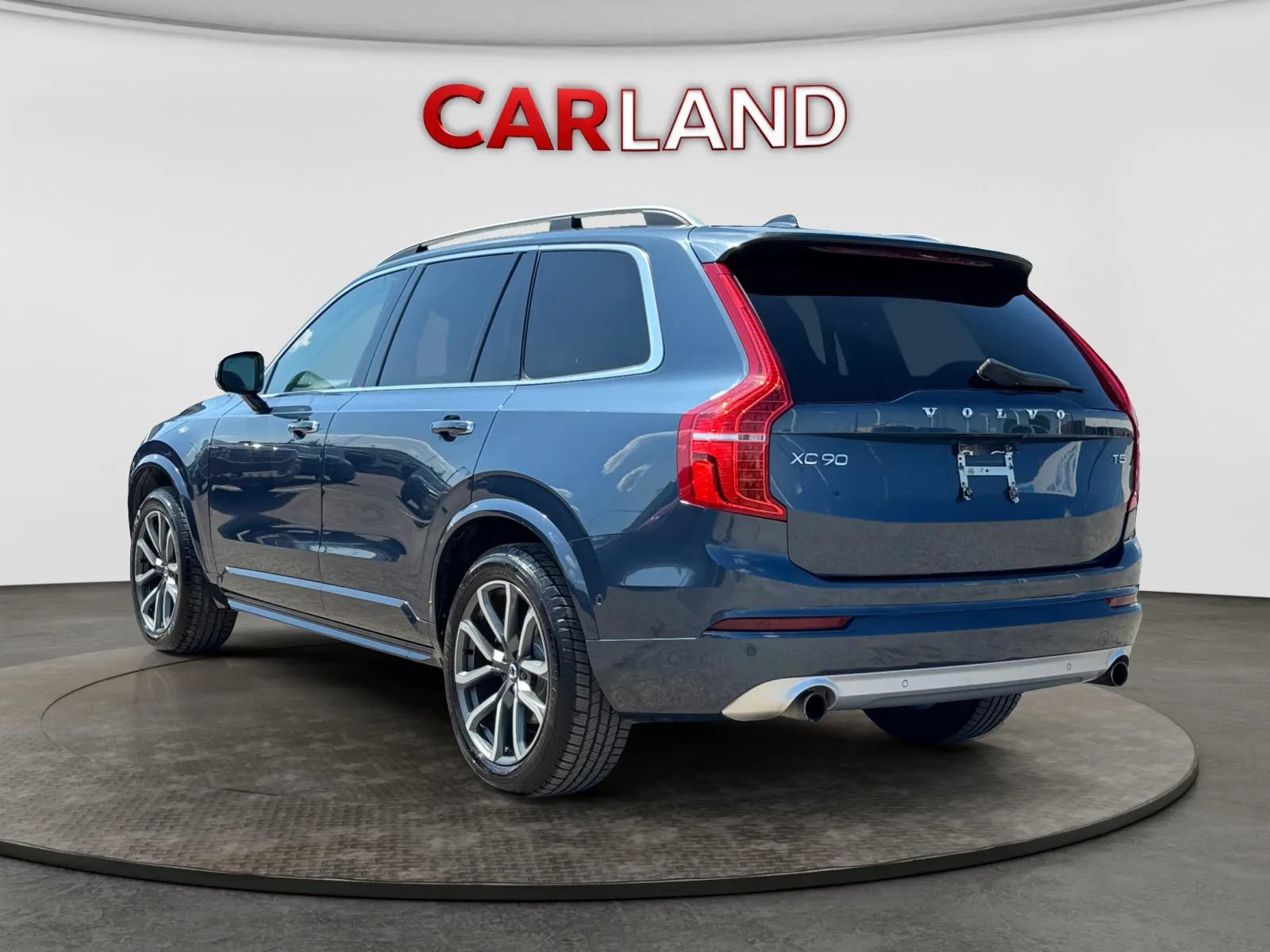 Used 2018 Volvo XC90 T5 Momentum w/ Convenience Package FWD image 4
