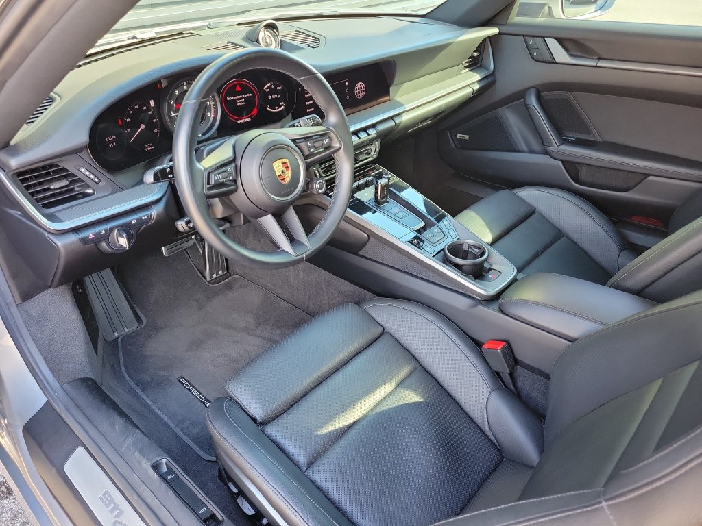 Certified 2024 Porsche 911 Carrera RWD image 4