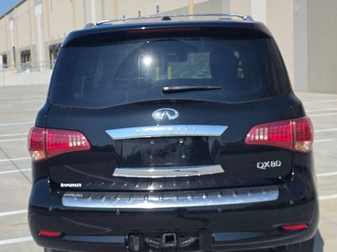 Used 2016 INFINITI QX80 4WD w/ All Season Package image 7