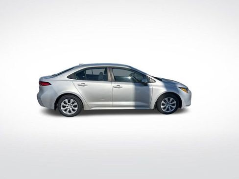Used 2021 Toyota Corolla LE w/ Carpet Mat Package (TMS) image 6