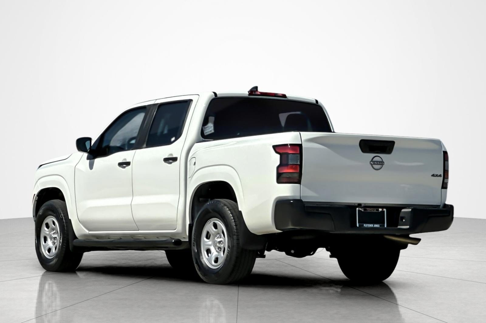 Used 2024 Nissan Frontier S AWD/4WD image 3