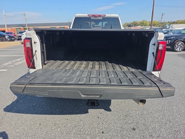 Used 2024 GMC Sierra 3500 Denali Ultimate AWD/4WD image 10