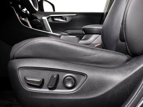 Used 2022 Toyota RAV4 XLE Premium w/ Carpet Mat Package (TMS) AWD/4WD image 5