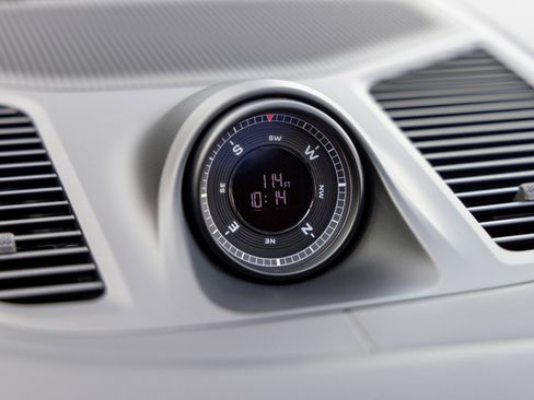 Certified 2025 Porsche Cayenne GTS image 36