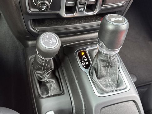 Used 2024 Jeep Wrangler High Altitude AWD/4WD image 20