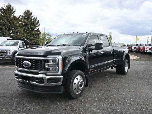 Used 2023 Ford F450 Lariat w/ Lariat Ultimate Package AWD/4WD image 3