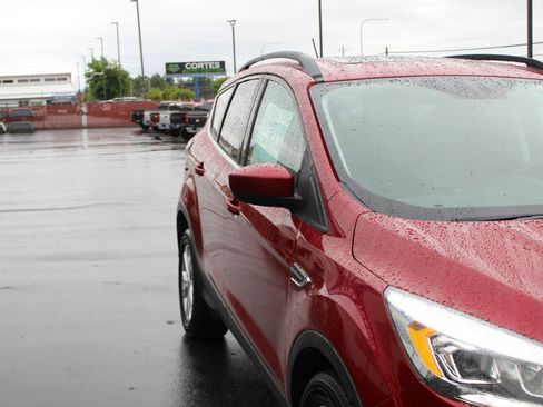 Used 2018 Ford Escape SEL w/ Canadian Touring Package AWD/4WD image 9