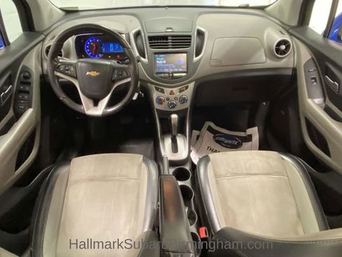 Used 2015 Chevrolet Trax LT w/ LT Sun and Sound Package image 10