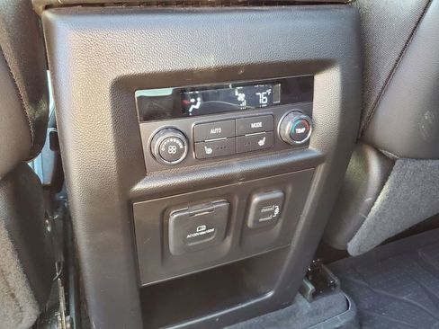 Used 2023 Chevrolet Traverse Premier w/ LPO, Floor Liner Package AWD/4WD image 34