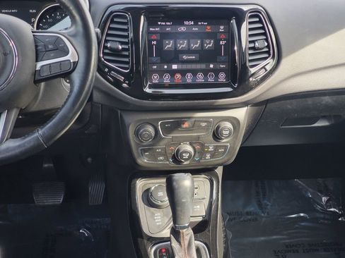 Used 2020 Jeep Compass Limited image 30