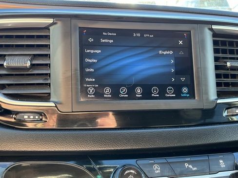 Used 2019 Chrysler Pacifica Touring image 49