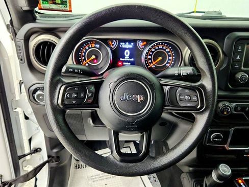 Used 2018 Jeep Wrangler Sport AWD/4WD image 13