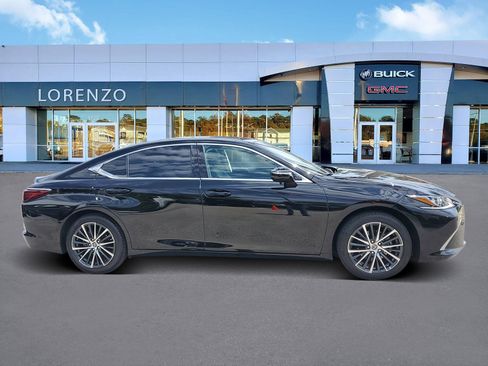 Used 2024 Lexus ES 350 w/ Premium Package image 4