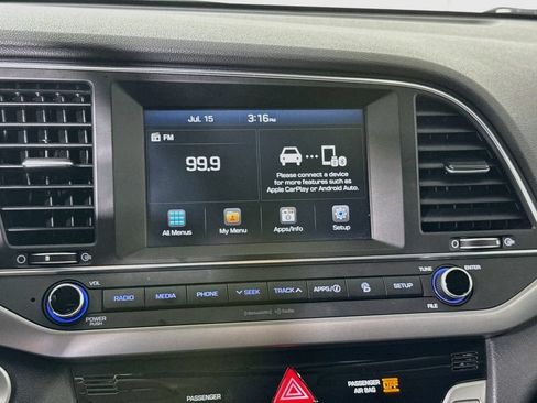 Used 2017 Hyundai Elantra Limited FWD image 6