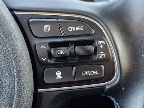 Used 2019 Kia Niro EX image 14