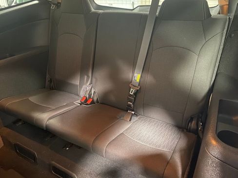 Used 2017 Chevrolet Traverse LT w/ Style and Technology Package image 7