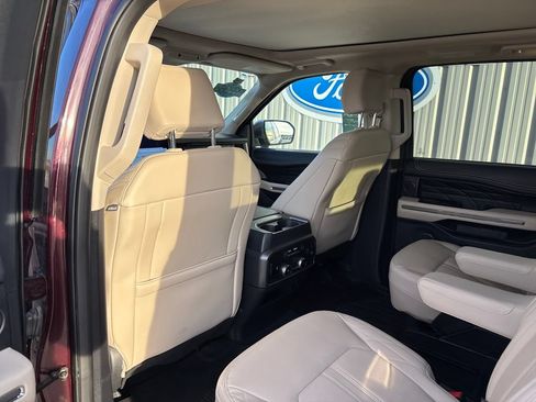Used 2024 Ford Expedition Max Platinum AWD/4WD image 30