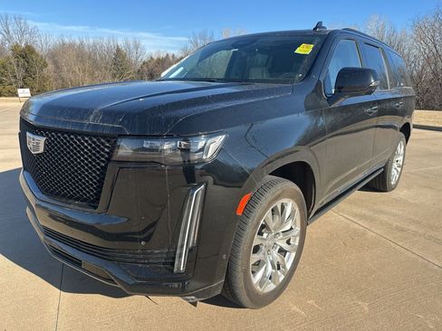 Used 2022 Cadillac Escalade Sport Platinum w/ LPO, ONYX Package image 1