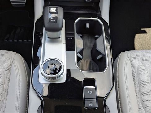 New 2025 Mitsubishi Outlander Platinum Edition image 22