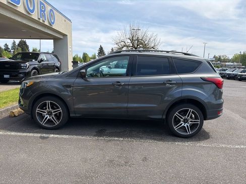 Used 2019 Ford Escape SEL AWD/4WD image 2