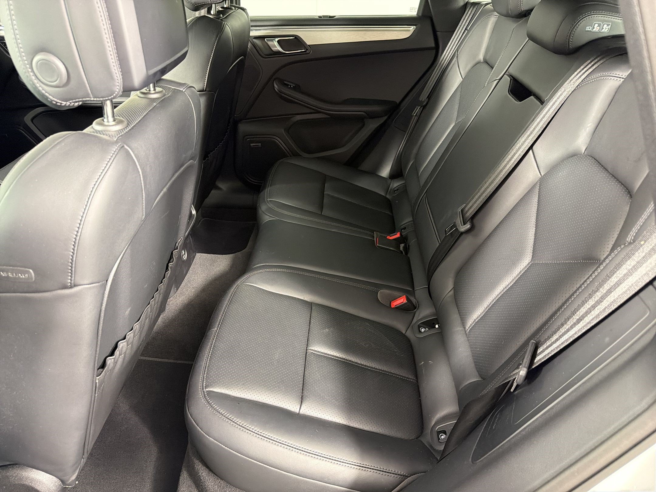 Certified 2026 Porsche Macan AWD/4WD image 15