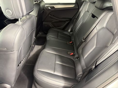 Certified 2026 Porsche Macan AWD/4WD image 15