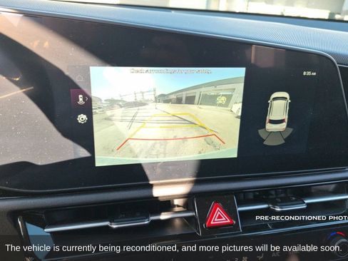 Used 2025 Kia Niro EX FWD image 17