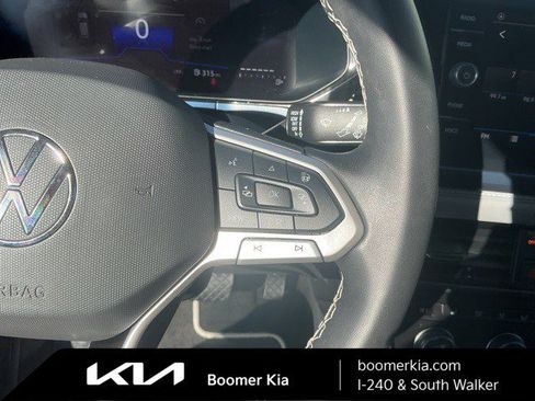 Used 2024 Volkswagen Taos SE image 20