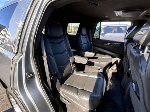 Used 2019 Cadillac Escalade Platinum image 25